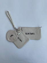 Load image into Gallery viewer, Neutral Wristlet
