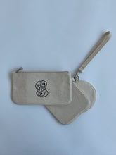 Load image into Gallery viewer, Neutral Wristlet
